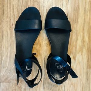 Gap flat black sandals, size 9.